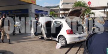 Suspeitos de furto em Pouso Alegre são abordados pela GCM de Poços perto do shopping