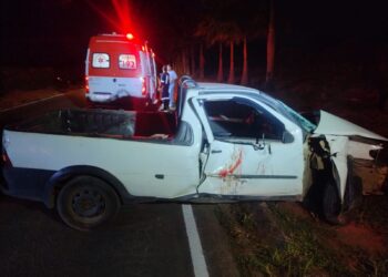 Motorista fica gravemente ferido após colisão com possível máquina agrícola em rodovia na região