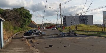 Acidente derruba poste e deixa diversos bairros sem energia em Poços de Caldas