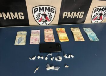 PM apreende cocaína, crack e dinheiro durante operação em Andradas; suspeito foi preso