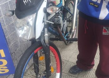 MOTO FAKE: Demutran apreende bicicleta adpatada com motor em Poços