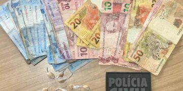 Adolescente de 14 anos é apreendido por tráfico de drogas em Poços
