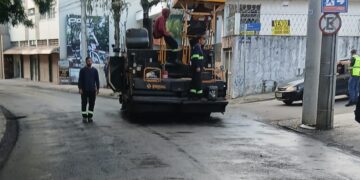 Após defeitos em obra na Avenida Santo Antônio, empresa é notificada e retoma serviço