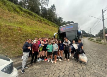 Secretaria de Esportes acompanha final e celebra prata de Poços no JEMG