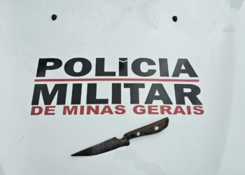 PM rompe cadeado para salvar mulher ameaçada com faca pelo companheiro em Poços; suspeito tem passagem por homicídio