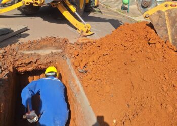 Ocorrência causa desabastecimento de água em parte da zona sul de Poços; DMAE já trabalha no local