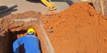 Ocorrência causa desabastecimento de água em parte da zona sul de Poços; DMAE já trabalha no local