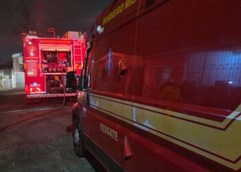 Casal de idosos é salvo após ficar preso em quarto durante incêndio no Sul de Minas