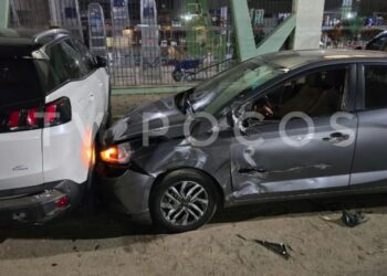 Colisão na Avenida João Pinheiro envolve caminhão e quatro veículos