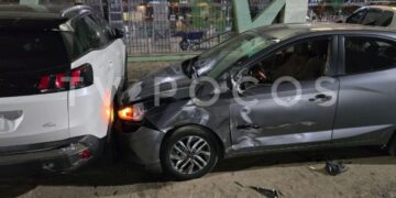Colisão na Avenida João Pinheiro envolve caminhão e quatro veículos