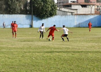 Quartas de final do campeonato interbairros de Poços acontecem neste sábado (16) e no próximo
