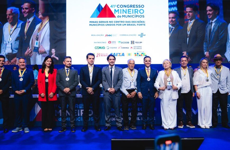 Presidente da OAB-MG é homenageado no 41º Congresso Mineiro de Municípios 