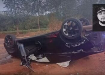 Jovem de 24 anos morre após carro bater em árvore e capotar no Sul de Minas