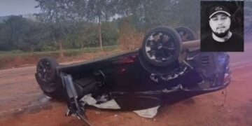 Jovem de 24 anos morre após carro bater em árvore e capotar no Sul de Minas