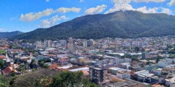 Economia de Poços apresenta saldo positivo no mercado de trabalho
