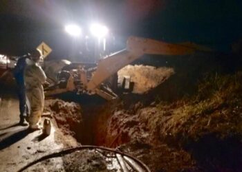 Cerca de 25 mil moradores ficam sem água após dano em tubulação de Poços
