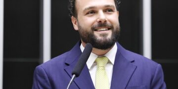 Justiça Federal condena ex-prefeito de Caldas, irmão e outros réus por improbidade administrativa