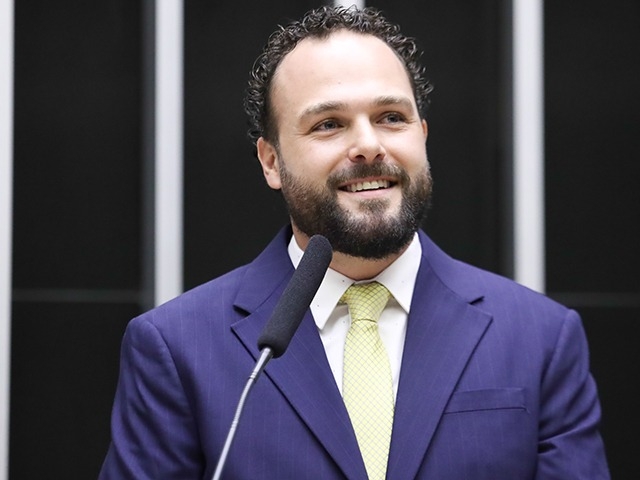 Justiça Federal condena ex-prefeito de Caldas, irmão e outros réus por improbidade administrativa