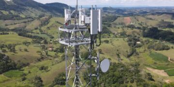 Alô, Minas! inicia terceira fase e prevê instalação de até 140 novas antenas para ampliar telefonia móvel e internet rural