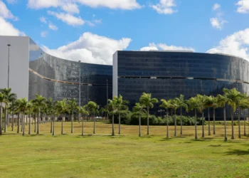 Governo de Minas regulamenta carga horária de servidores em dias de jogos do Brasil na Copa do Mundo 2026