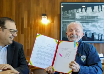 Lula sanciona lei que garante renovação automática da CNH; entenda como vai funcionar