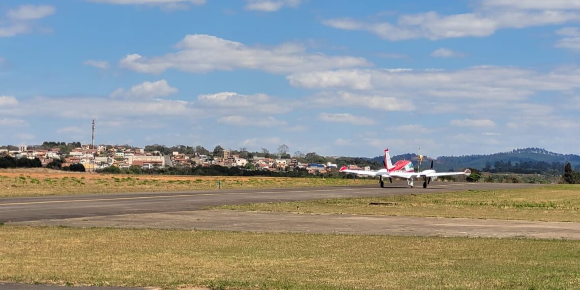 Modernização do aeroporto de Poços de Caldas é tema de reunião em Brasília