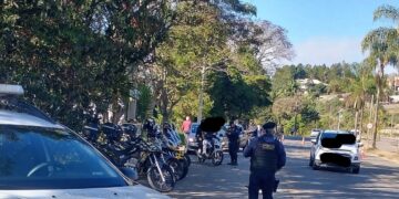Operação da Guarda Municipal fiscaliza mais de 350 veículos em Poços de Caldas