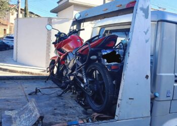 Motocicleta irregular é removida durante averiguação de denúncia em Poços de Caldas