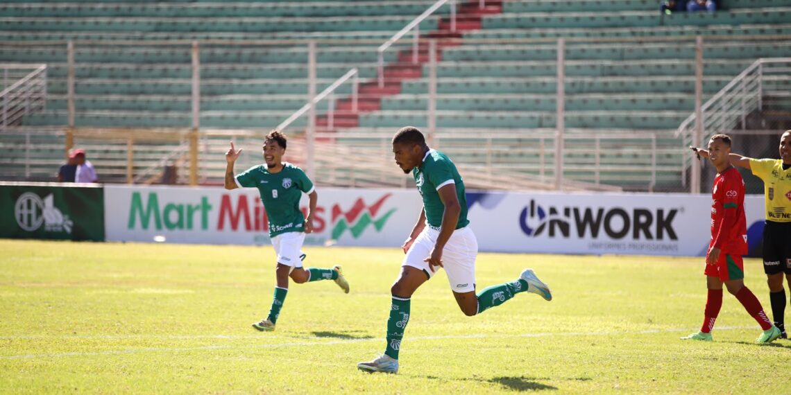 Com gol do zagueiro Julian, Caldense vence Boa Esporte por 1×0