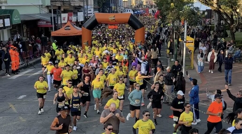 Mais de 1.800 atletas participam da Corrida do Bombeiro