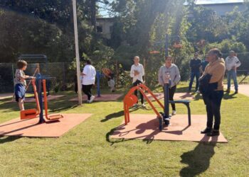 Prefeitura de Poços inaugura revitalização do Parquinho Infantil Ipiranga e homenageia José Quintino Sobrinho