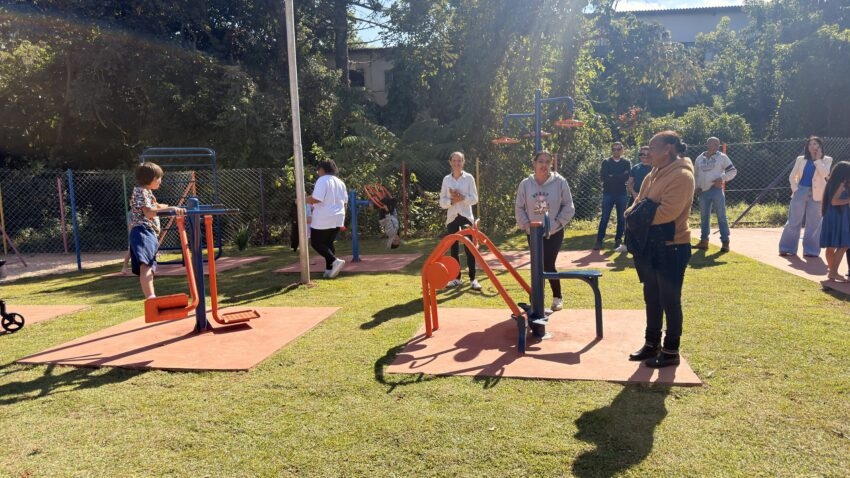 Prefeitura de Poços inaugura revitalização do Parquinho Infantil Ipiranga e homenageia José Quintino Sobrinho