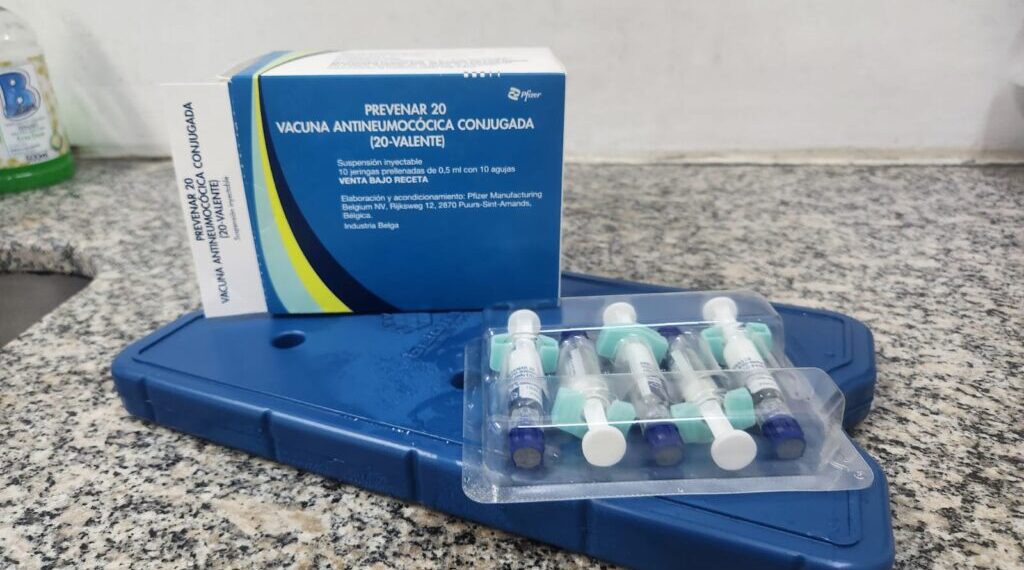 Poços de Caldas inicia aplicação da nova vacina Pneumo 20