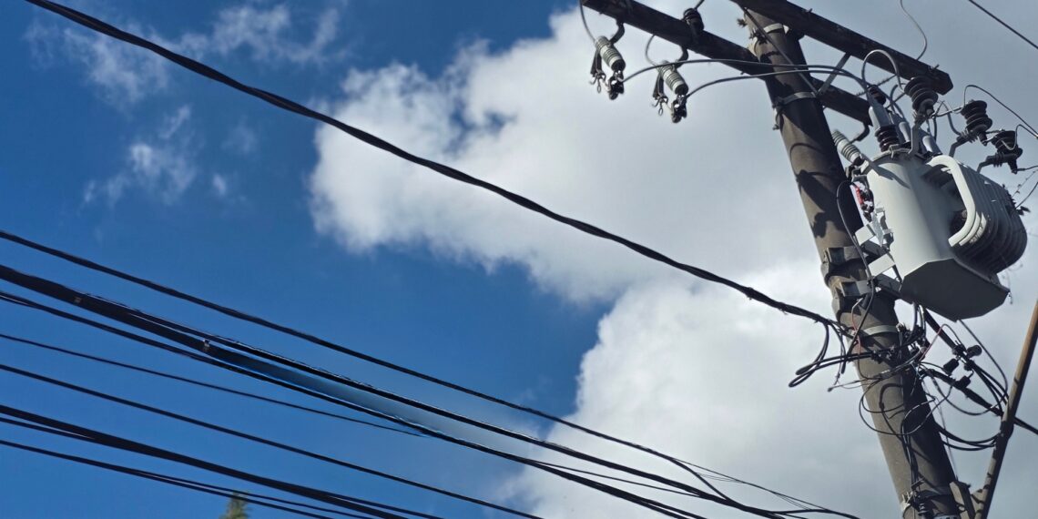 DMED anuncia desligamentos programados de energia em bairros de Poços de Caldas nesta semana
