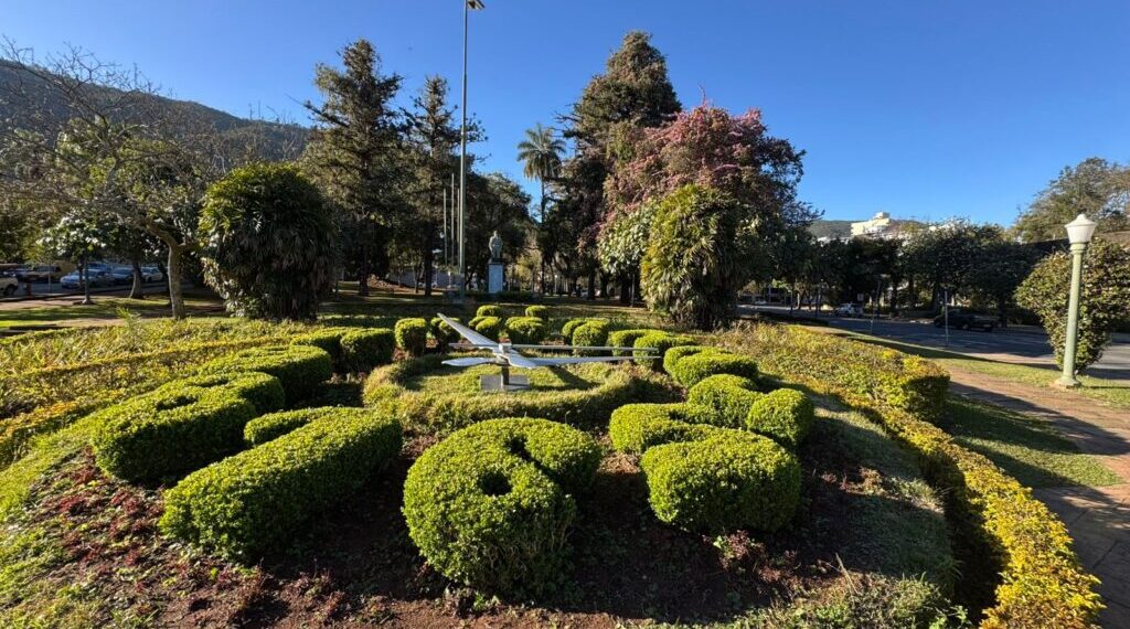 Sem funcionar há quase um mês, Relógio Floral de Poços passa por testes para reparo
