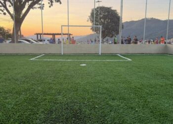 Empresas e entidades podem adotar campos de futebol em Poços de Caldas