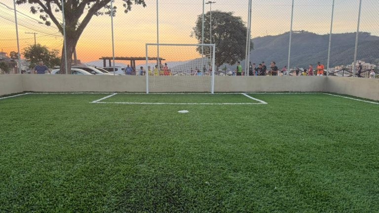 Empresas e entidades podem adotar campos de futebol em Poços de Caldas