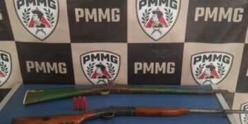 Polícia Militar apreende duas armas de fogo e prende homem por posse ilegal