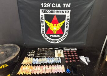 Adolescente de 14 anos é apreendido com drogas e dinheiro durante operação da PM em Poços de Caldas
