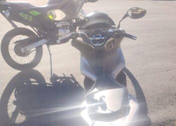 Agentes de Trânsito apreendem moto clonada em Poços de Caldas