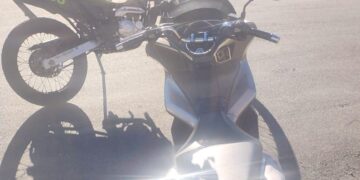 Agentes de Trânsito apreendem moto clonada em Poços de Caldas