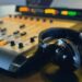 Mineiros passam quase quatro horas por dia ouvindo rádio, aponta Quaest
