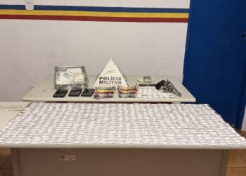 Dupla é presa por tráfico de drogas e arma é apreendida durante operação da PM em Campestre