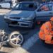 Acidente entre carro e moto deixa motociclista ferido em Poços de Caldas