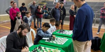 Supi vence simultânea contra 30 enxadristas em Poços de Caldas