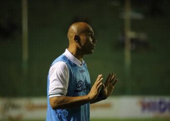 Caldense anuncia saída de Wellington Simião e reformula comissão técnica