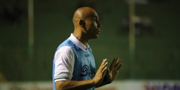 Caldense anuncia saída de Wellington Simião e reformula comissão técnica