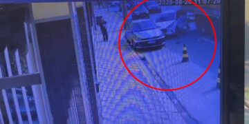 Vídeo mostra momento de acidente na Rua Junqueiras, Centro de Poços