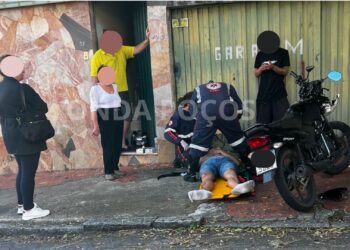 Acidente deixa motociclista ferido no bairro Cascatinha em Poços de Caldas