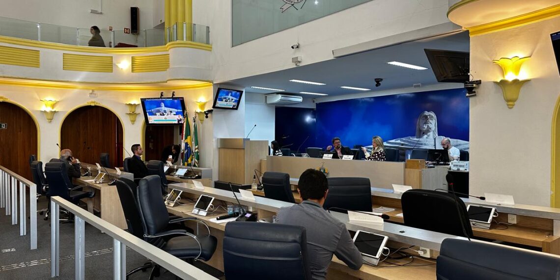 CPI que apura gestão de recursos do FUNDEB em Poços de Caldas solicita dados financeiros no período de 2018 a 2024